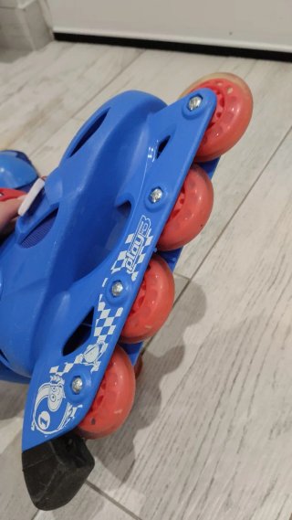 Patines en línea Oxelo Talla 30-32+protecciones.