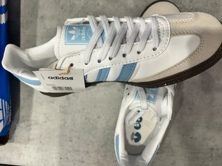 Adidas Samba Blancas y Azules nuevas son 24,5 cm