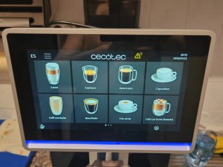 Cafetera cecotec cremmaet coffice pantalla táctil