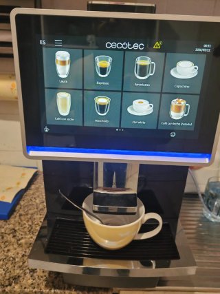 Cafetera cecotec cremmaet coffice pantalla táctil