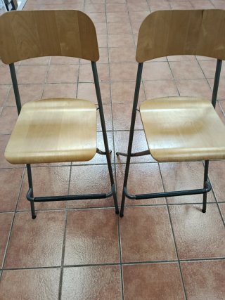 Sedie pieghevoli in legno e metallo