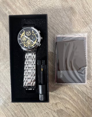 Reloj Wishdoit Negro y Dorado