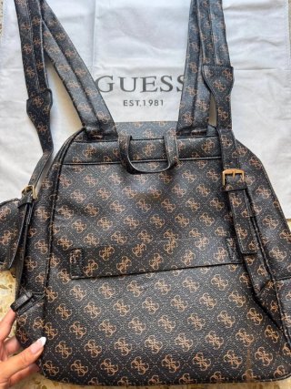 Mochila Guess Marrón Monograma