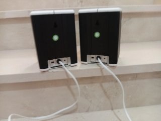 Altavoces Teufel Negros y Blancos
