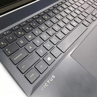 PORTATIL HP VICTUS R5 5600H 32GB RAM 512GB SSD GTX1650 CON CARGADOR
