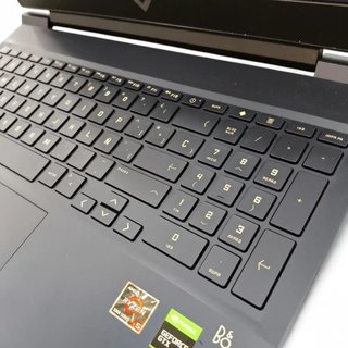 PORTATIL HP VICTUS R5 5600H 32GB RAM 512GB SSD GTX1650 CON CARGADOR