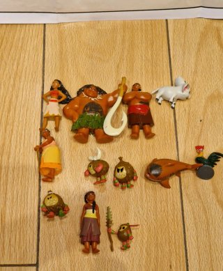 Libro-juego Vaiana (Disney) + 12 figuritas y tapet