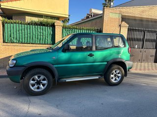 Nissan Terrano II 2000
