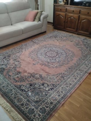 Alfombra de salón rosa y azul