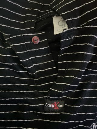 Camisa Polo Calvin Klein Rayas Negras y Plateadas