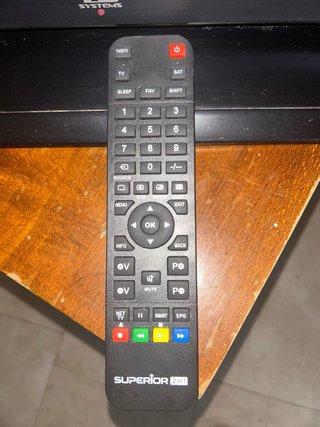 Televisor 40 Negro  Marca TD SYSTEMS Mando incluid