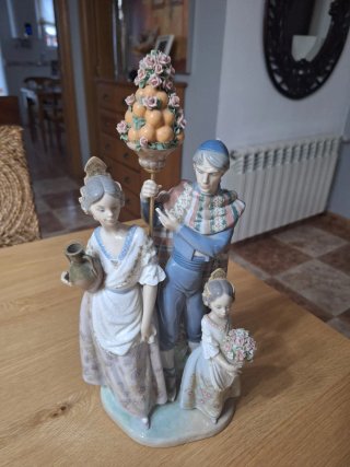 Figura Lladro Pareja Frutero Flores