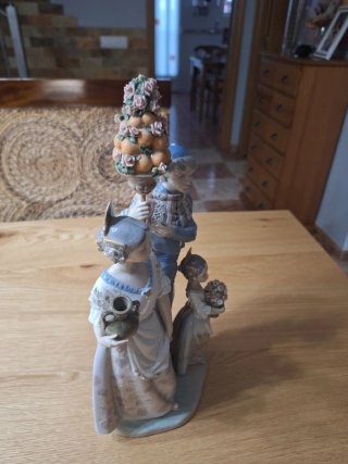 Figura Lladro Pareja Frutero Flores