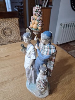 Figura Lladro Pareja Frutero Flores