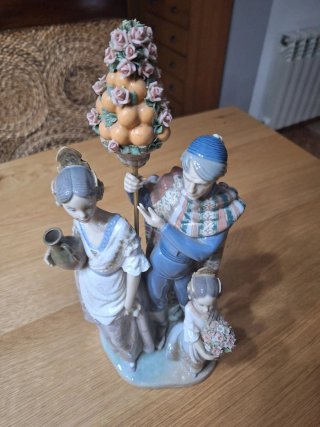 Figura Lladro Pareja Frutero Flores