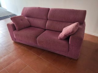 Sofá rosa/morado de tela