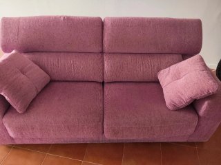 Sofá rosa/morado de tela