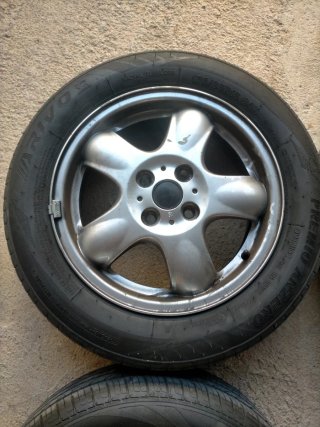 4 Llantas Mini Cooper con neumáticos.