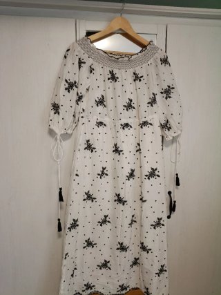 Vestido largo bordado Zara (Talla XS - Da para M)