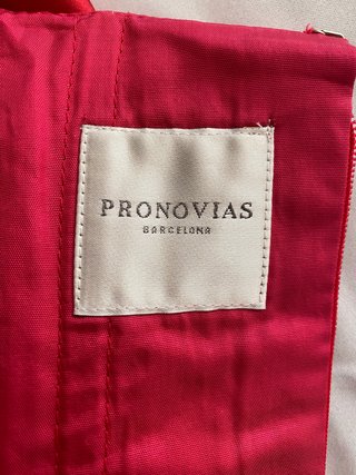 Vestido de fiesta Pronovias rojo largo