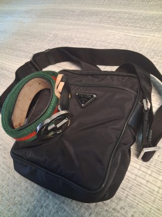 Bolso Prada Negro Hombre y correa gucci  Originale