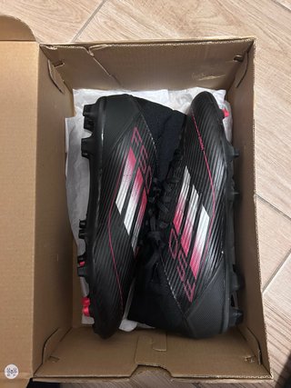 Zapatillas Adidas Fútbol Negras y Rosas