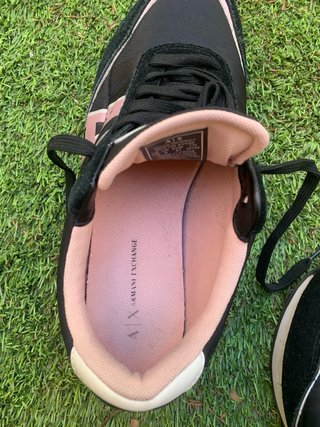 Zapatillas Armani Exchange Negras y Rosas