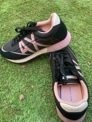 Zapatillas Armani Exchange Negras y Rosas