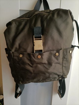 Mochila Zara Verde Oliva y Dorada