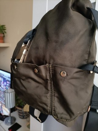 Mochila Zara Verde Oliva y Dorada