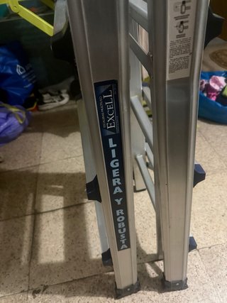Escalera aluminio multiusos plegable