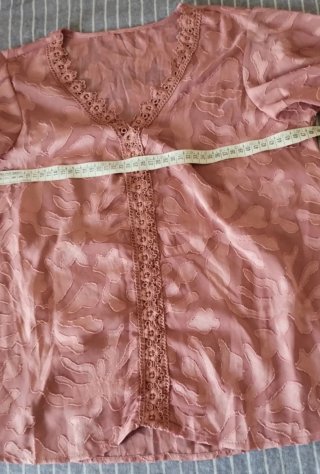 Camicetta rosa con pizzo