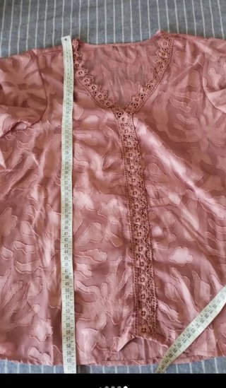 Camicetta rosa con pizzo