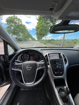 Opel Astra 2011
