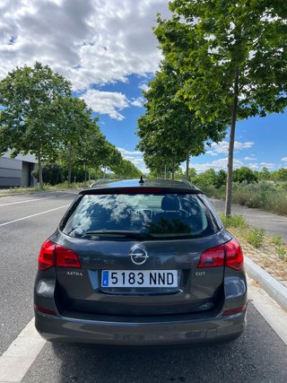 Opel Astra 2011