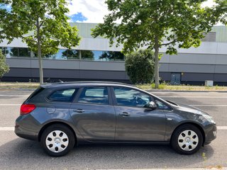 Opel Astra 2011