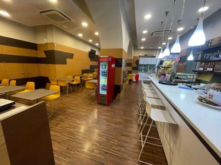 Cafeteria en el centro de Figueras