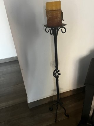 Candelabro de pie forja antiguo