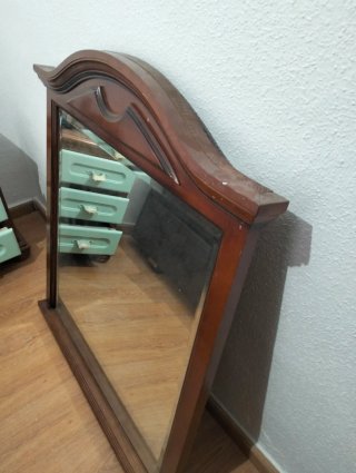 Espejo de madera grande