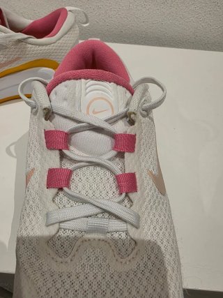 Zapatillas Nike Blancas y Rosas