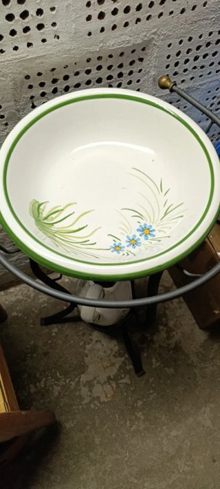 Lavabo antico in ceramica e metallo