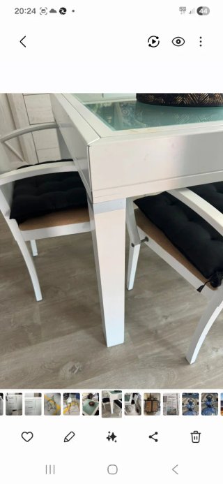 Tavolo da soggiorno/cucina con cristallo estensibile e 4 sedie
