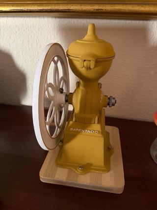 Molinillo de café antiguo J.M.F 1926/1929