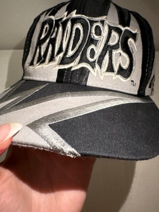 Cappello Raiders Nero e Grigio