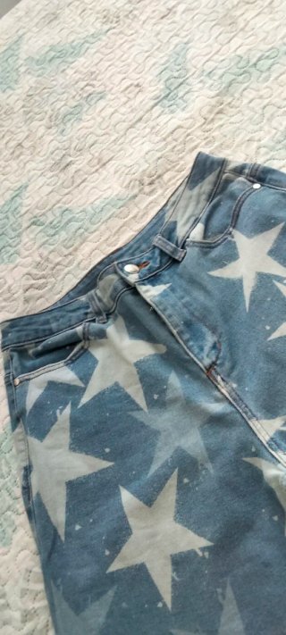 Jeans con stampa di stelle