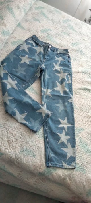 Jeans con stampa di stelle