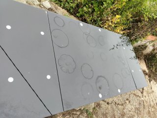 Mesa de comedor de cristal y metal