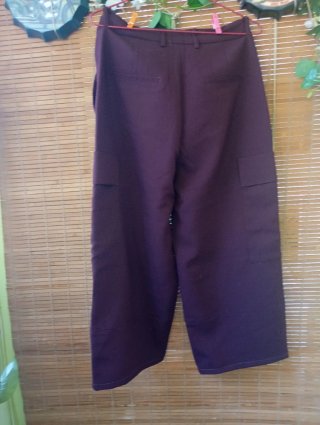 Pantalón cargo granate