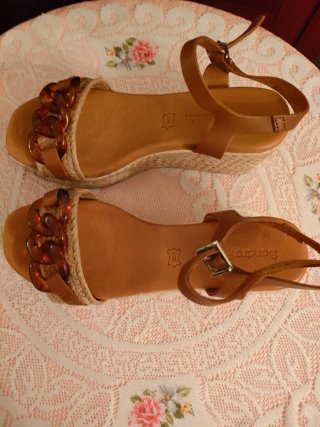 Sandalias plataforma marrón talla 38