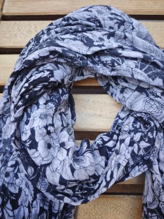 Foulard Vesto Pazzo Estampado Rosas